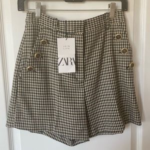 ZARA high waist houndstooth short with gold buttons